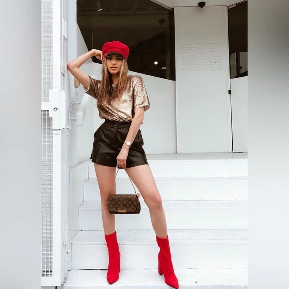 Top - Picture 4 of 11